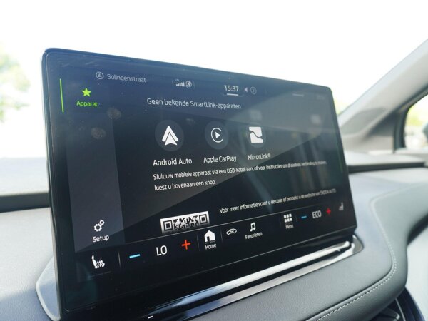 Apple Carplay/Android Auto Apple Carplay/Android Auto
