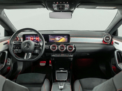 Mercedes-Benz CLA Coupé 180 AMG Line - Afbeelding 3