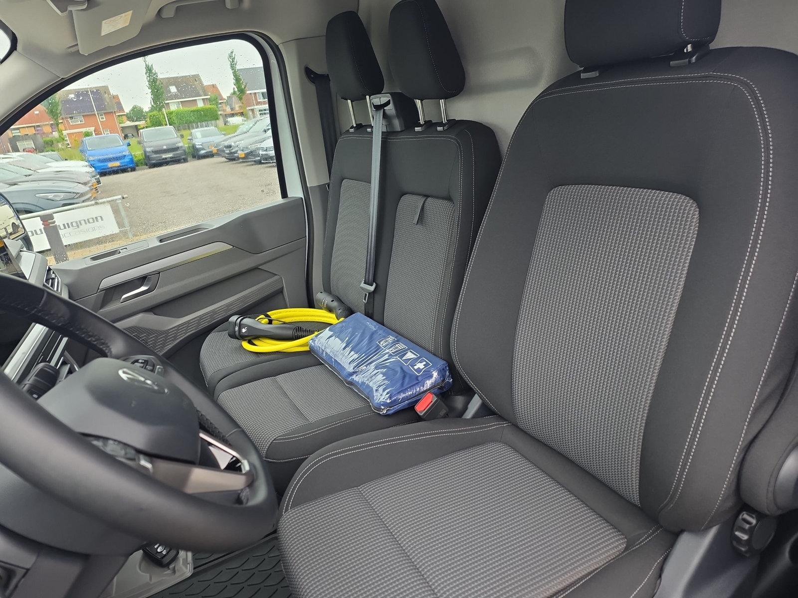 Volkswagen e-Transporter 32 L1H1 64 kWh - Afbeelding 2