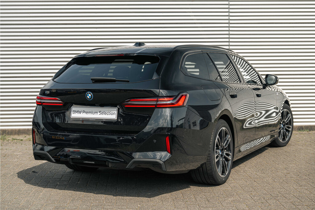 BMW i5 2