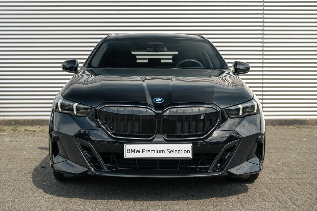 BMW i5 10