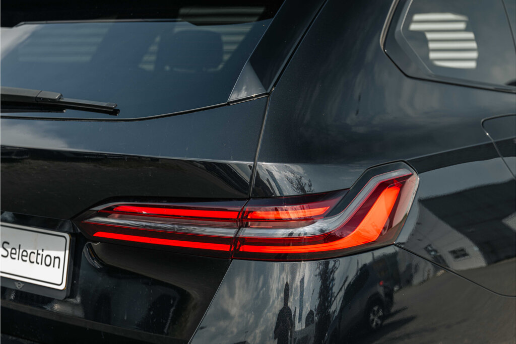 BMW i5 13