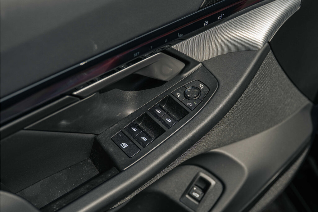 BMW i5 16
