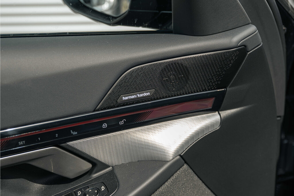 BMW i5 17