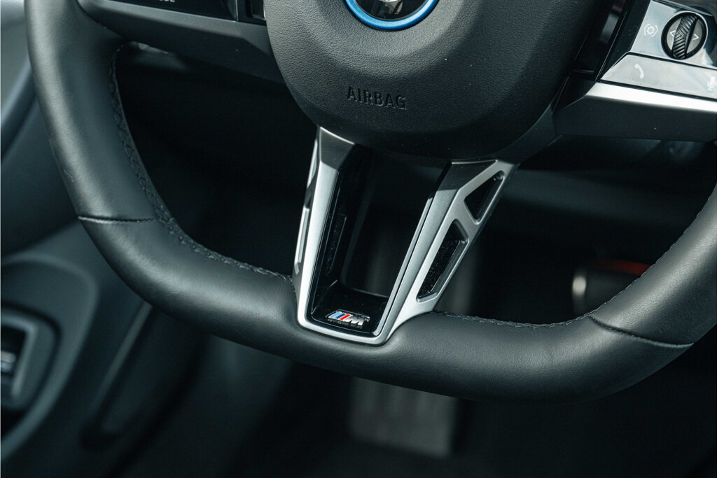 BMW i5 24