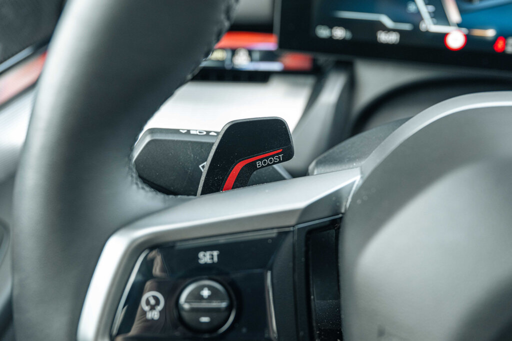 BMW i5 28
