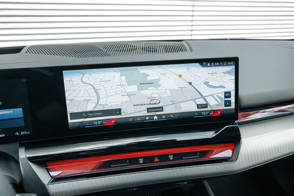 BMW i5 32