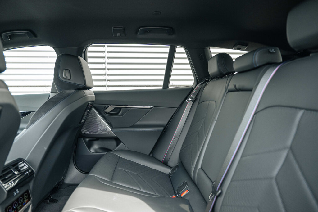 BMW i5 41