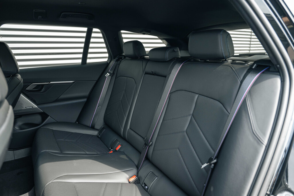 BMW i5 42
