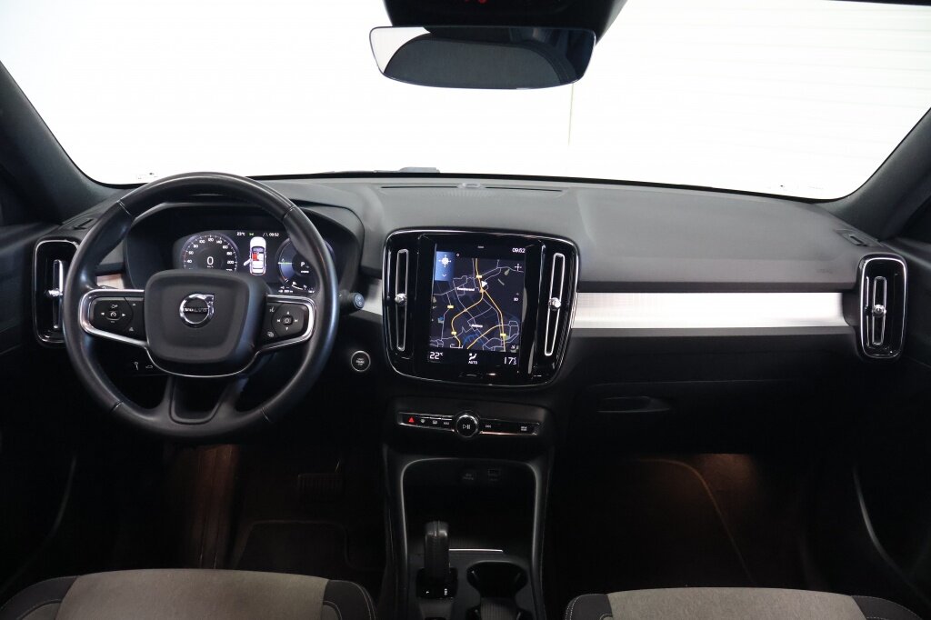 Volvo XC40 1.5 T4 Recharge Inscription Expression | Trekhaak | Carplay - Afbeelding 2