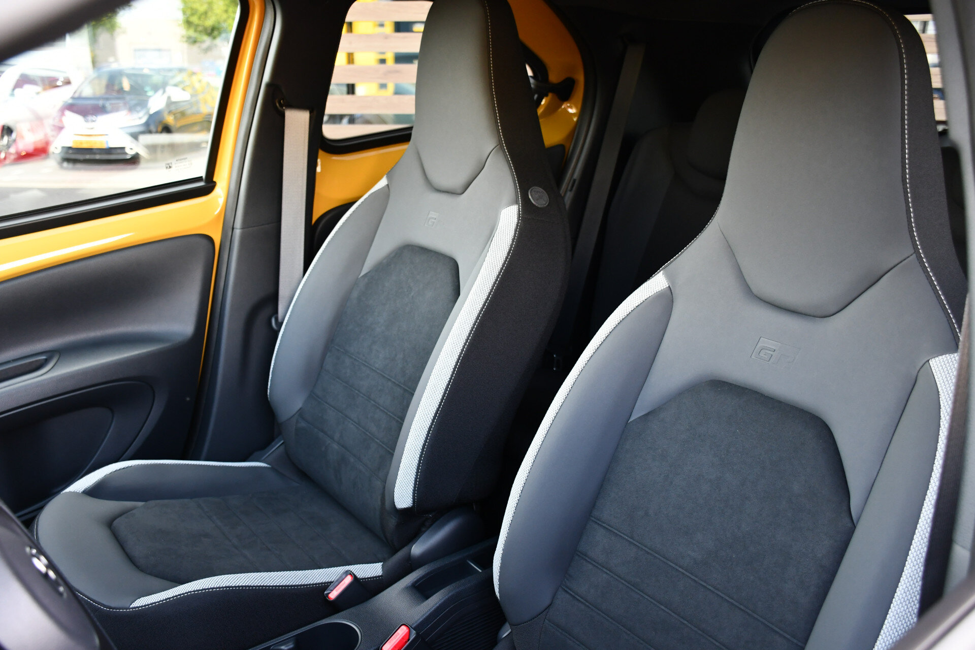 Toyota Aygo X Hybrid 115 GR Sport Automaat 116pk - Afbeelding 4