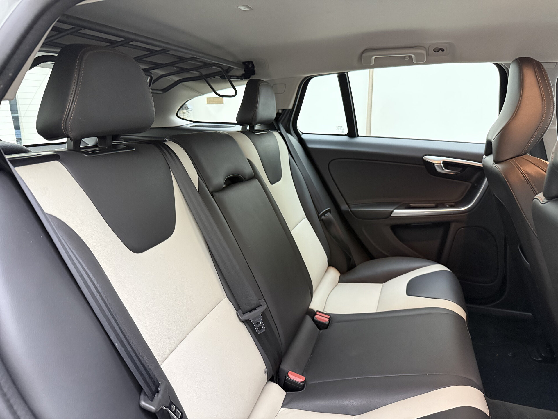 Volvo V60 Cross Country D3 Polar+ - Afbeelding 4