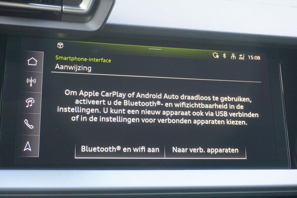 Apple Carplay/Android Auto Apple Carplay/Android Auto