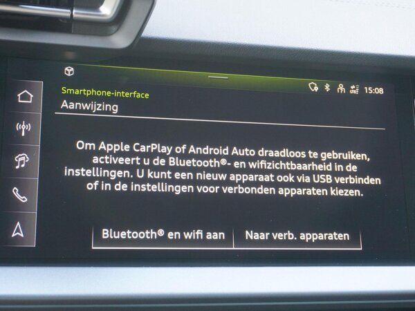 Apple Carplay/Android Auto Apple Carplay/Android Auto