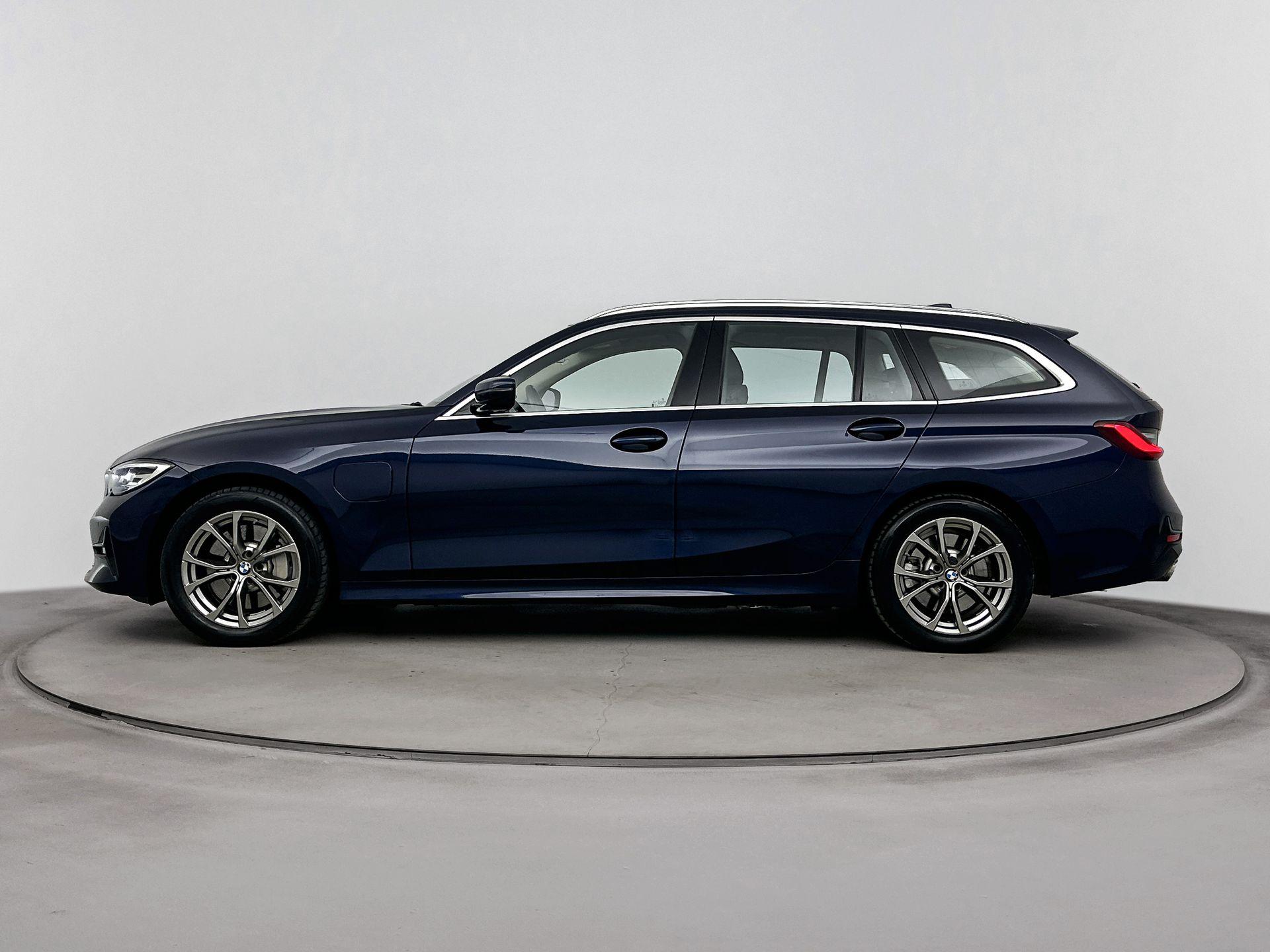 BMW 3 Serie Touring 330e High Executive - Afbeelding 4