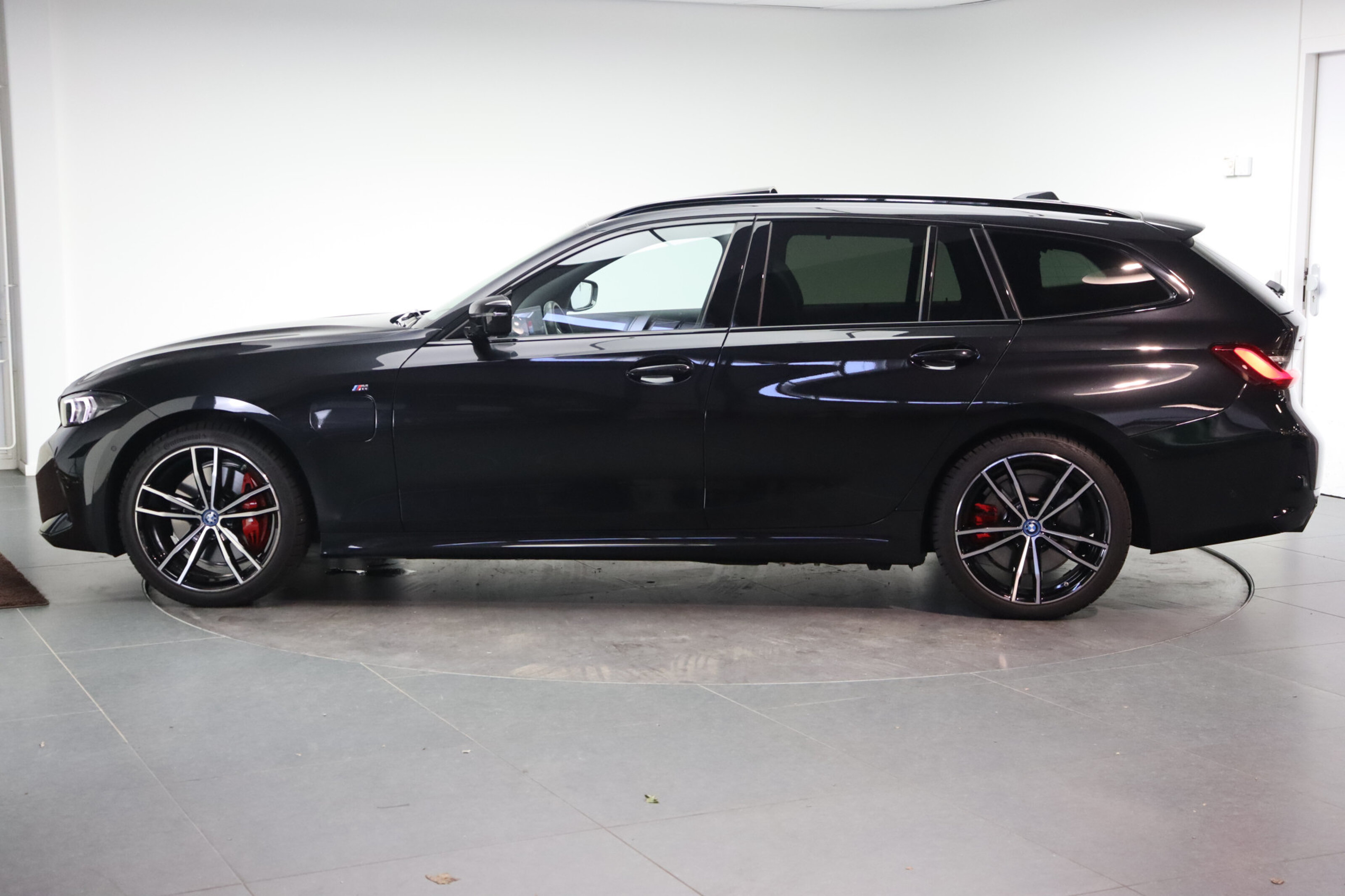 BMW 3 Serie Touring 330e xDrive M Sport Automaat