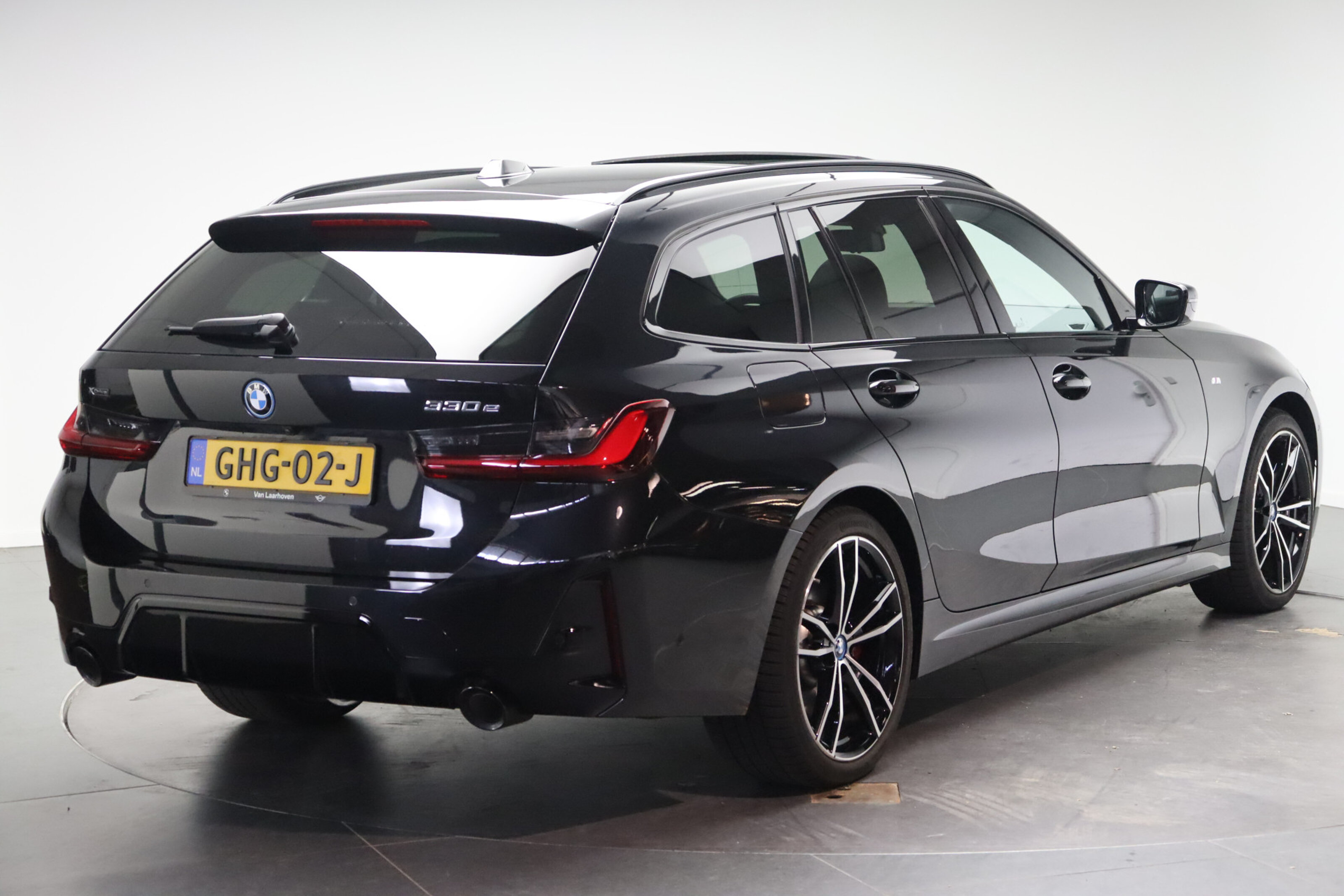 BMW 3 Serie Touring 330e xDrive M Sport Automaat
