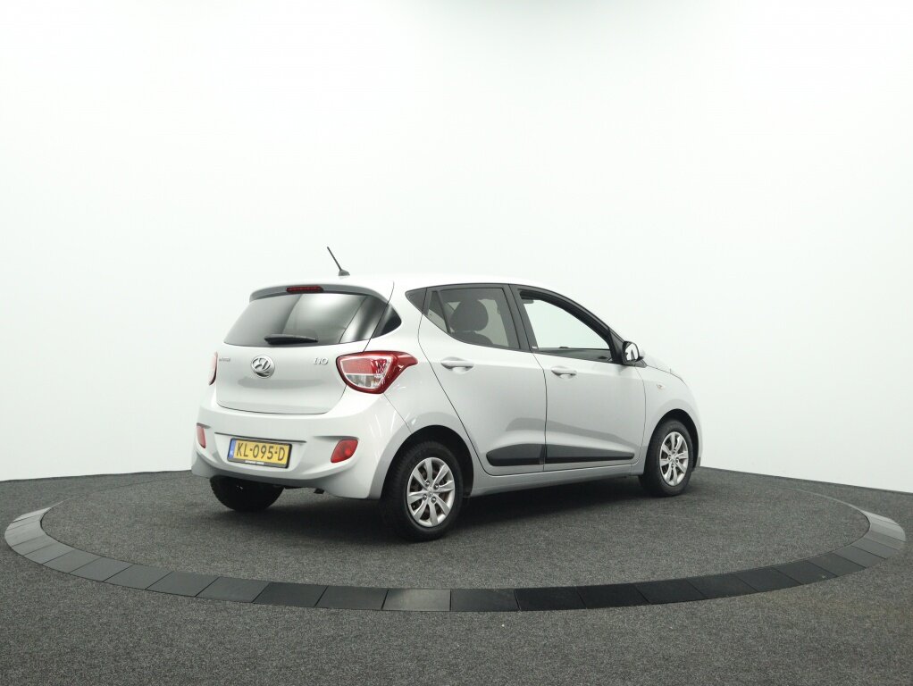 Hyundai i10 1.0i i-Motion Go! | Pioneer navigatie | All season | Cruise - Afbeelding 2