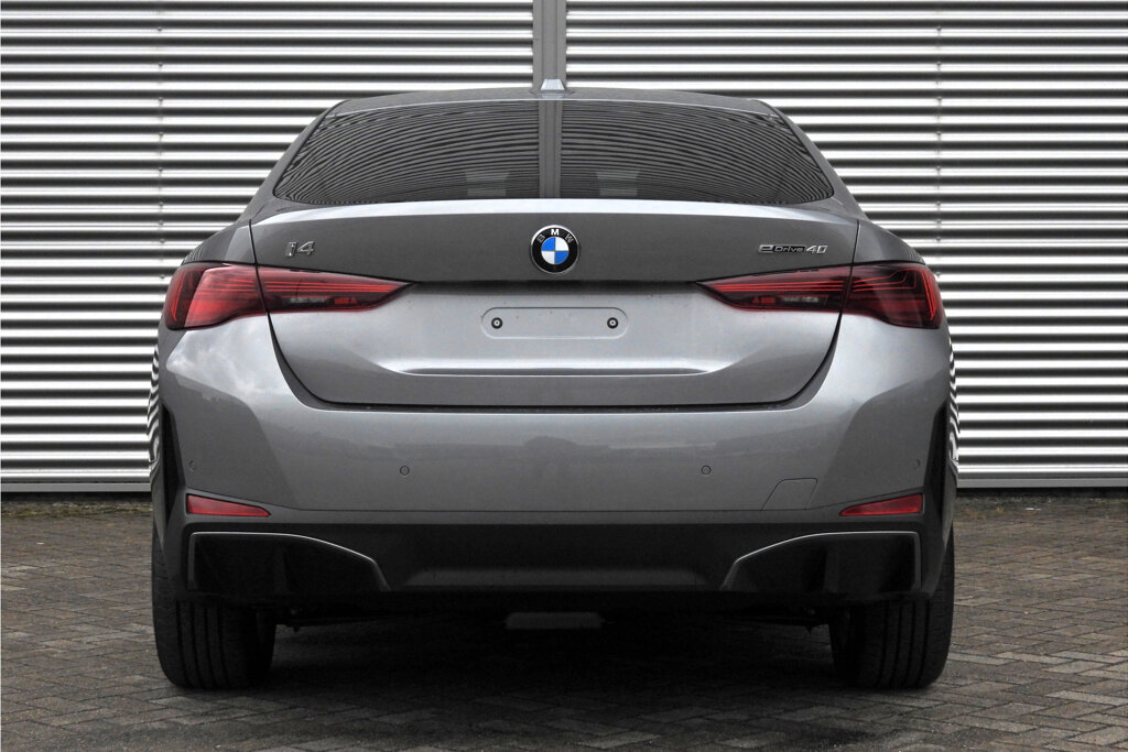BMW i4 3