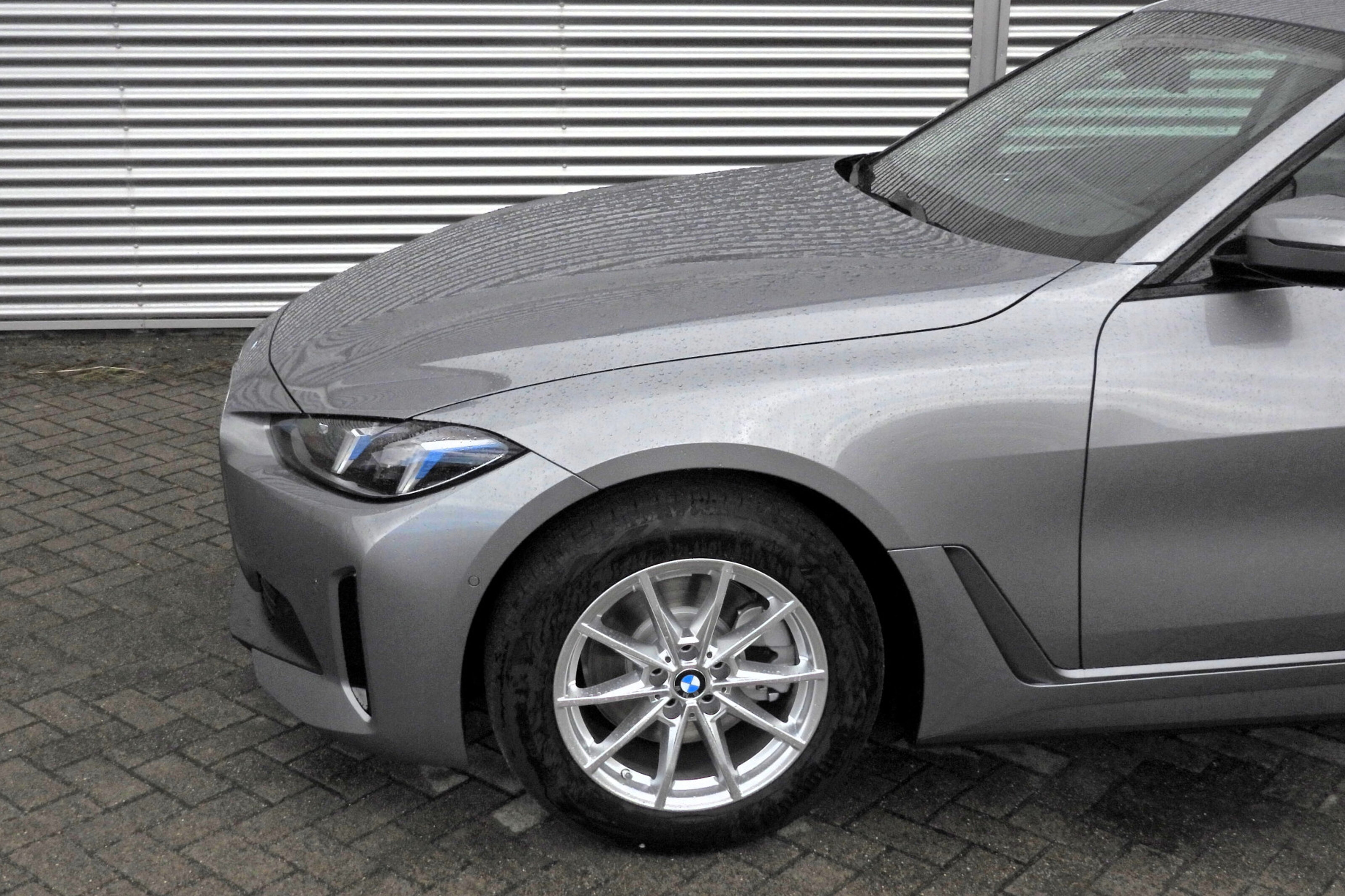 BMW i4 9