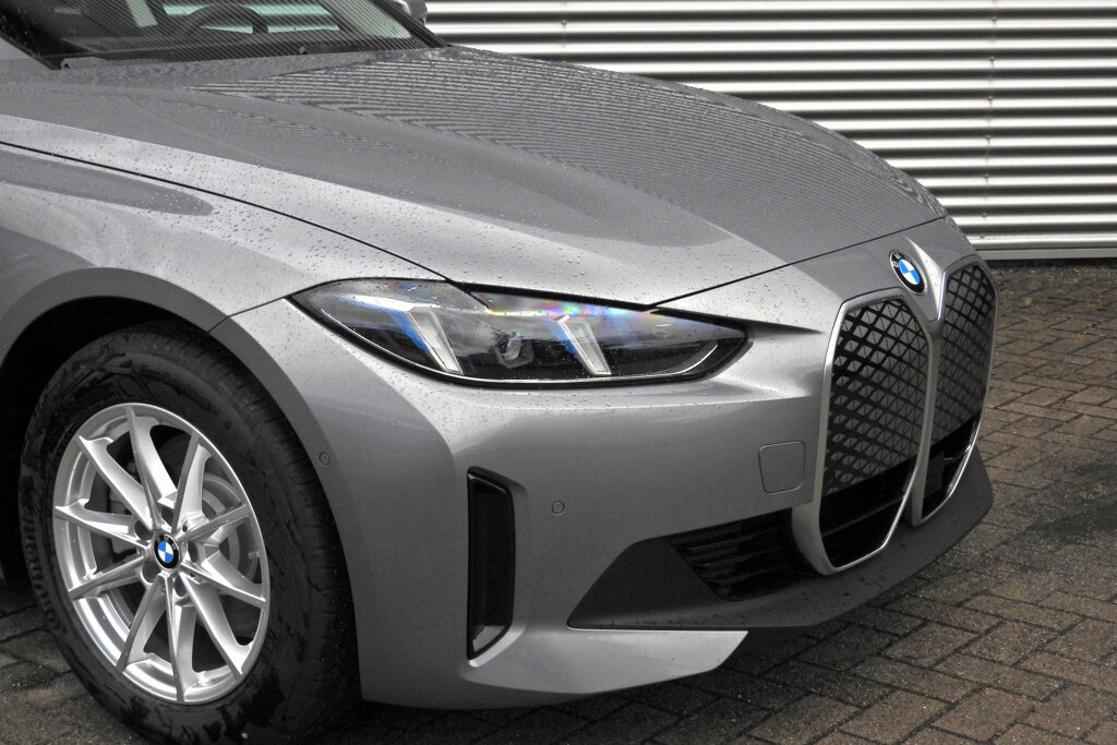 BMW i4 14