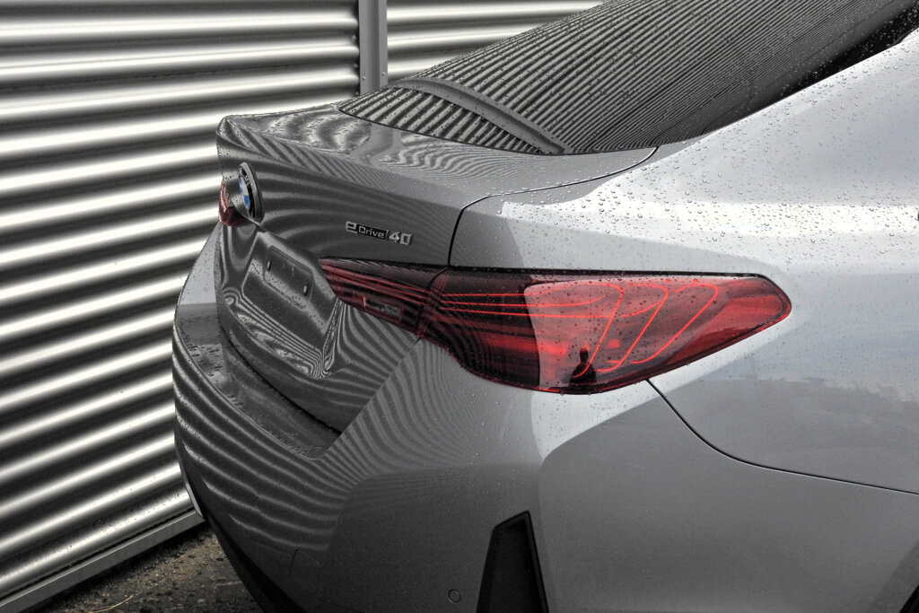 BMW i4 17