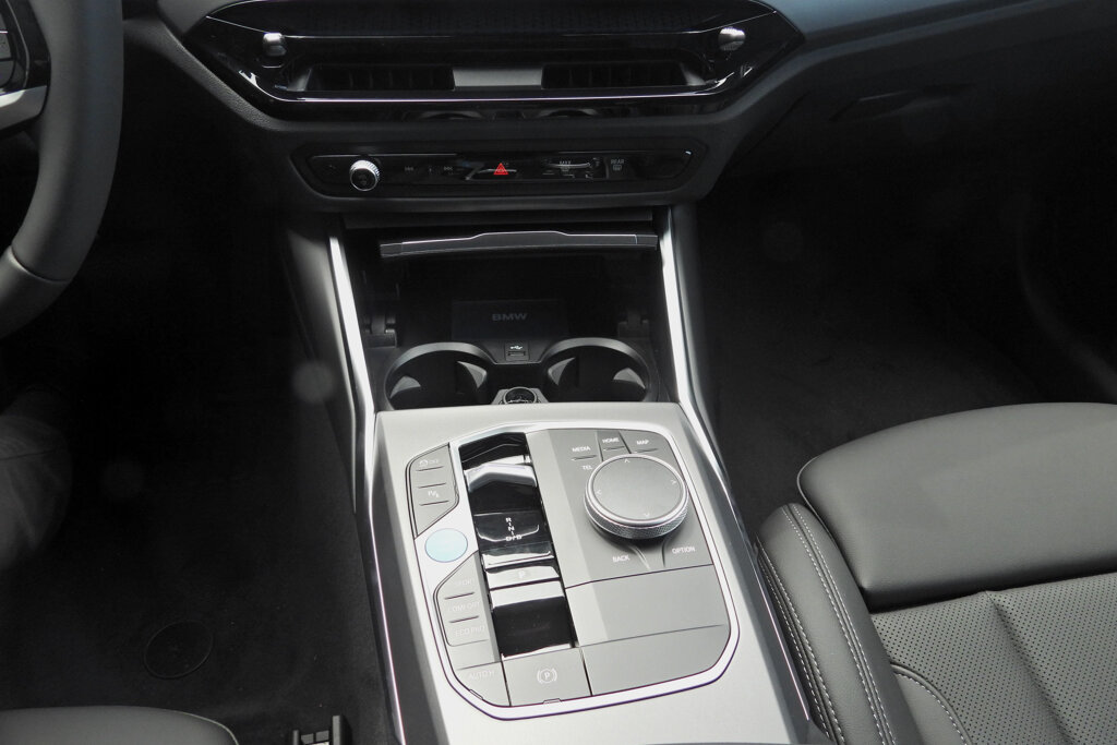 BMW i4 22