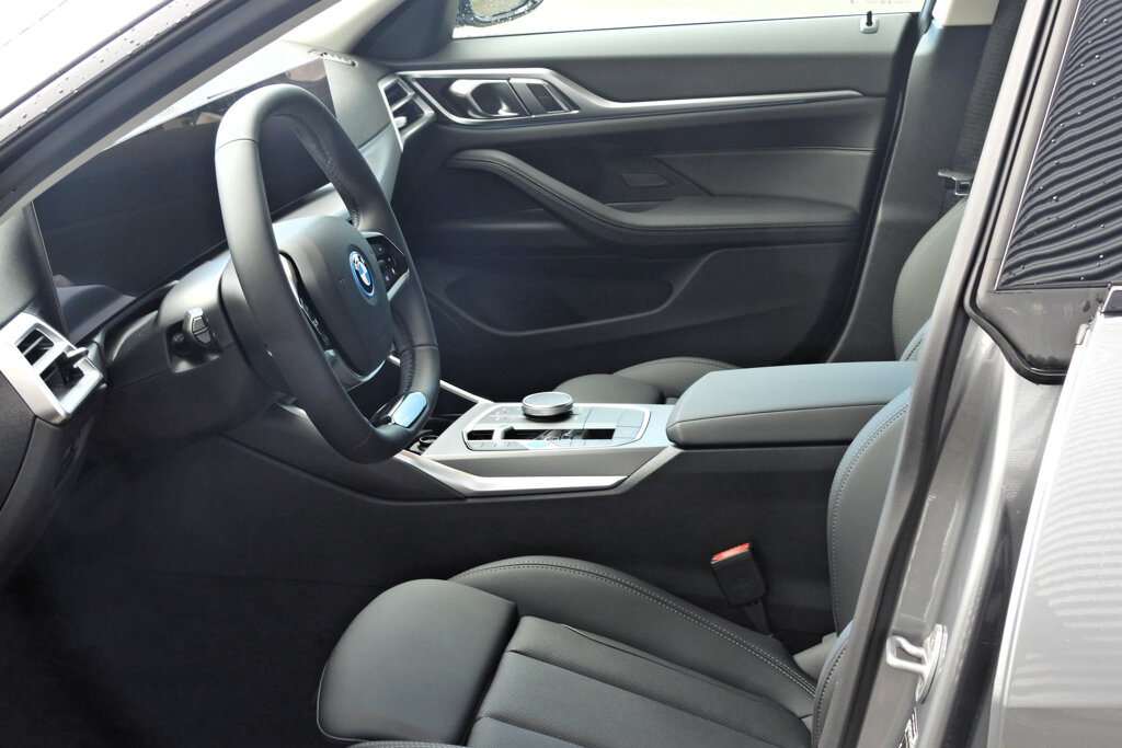 BMW i4 30