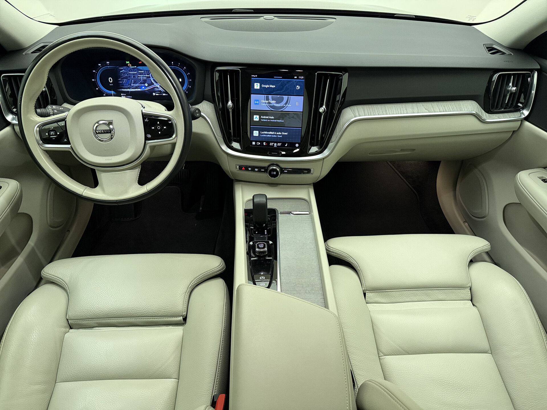 Volvo V60 B4 198PK Automaat Plus Dark - Afbeelding 2