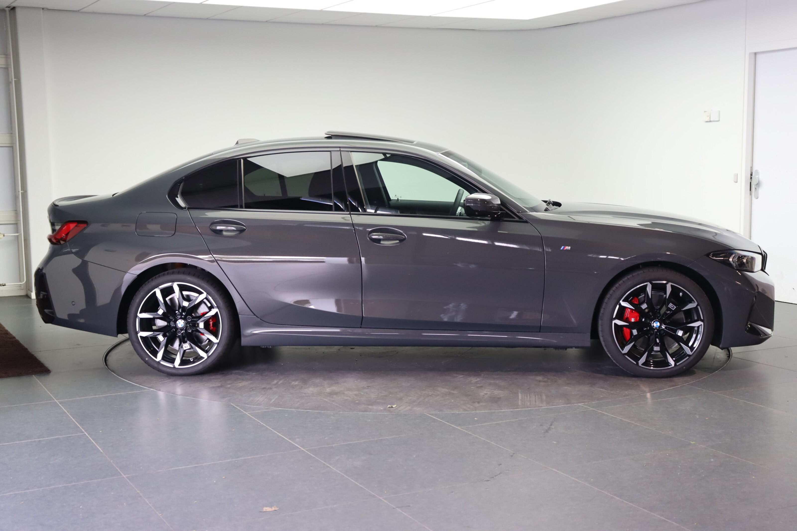 BMW 3 Serie 330i xDrive M Sport Automaat