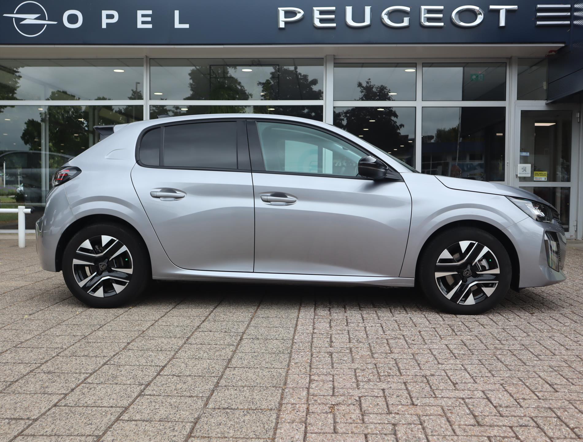 Peugeot 208 Allure Hybrid 110Pk e-DCS6 automaat, Rijklaarprijs, Apple Carplay / Android Auto Climate control Parkeersensoren Cruise control - Afbeelding 5