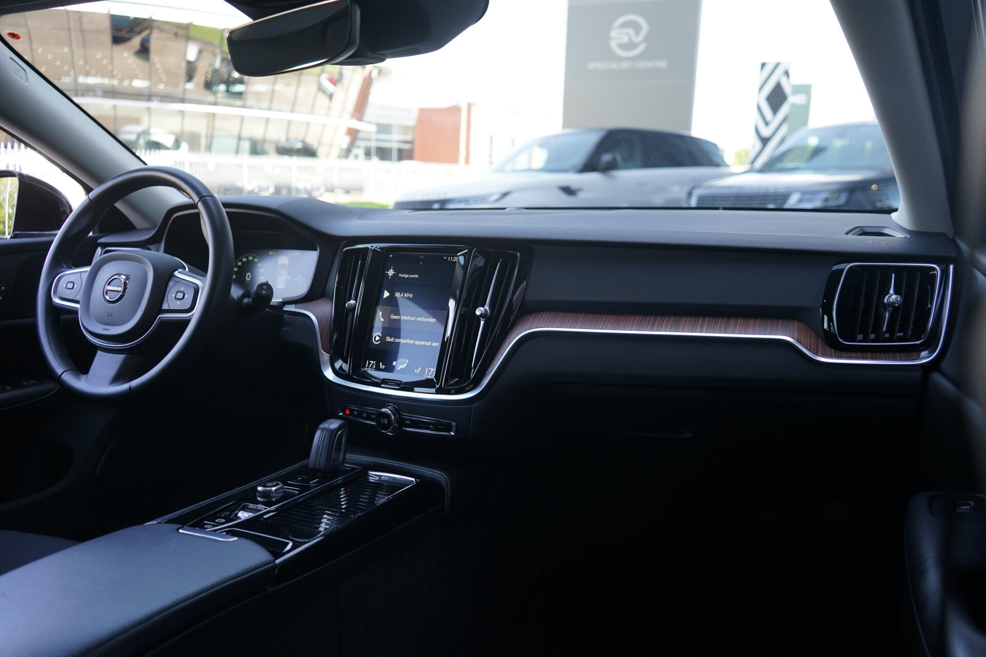 Volvo V60 2.0 T6 Twin Engine AWD Momentum Pro - Afbeelding 3