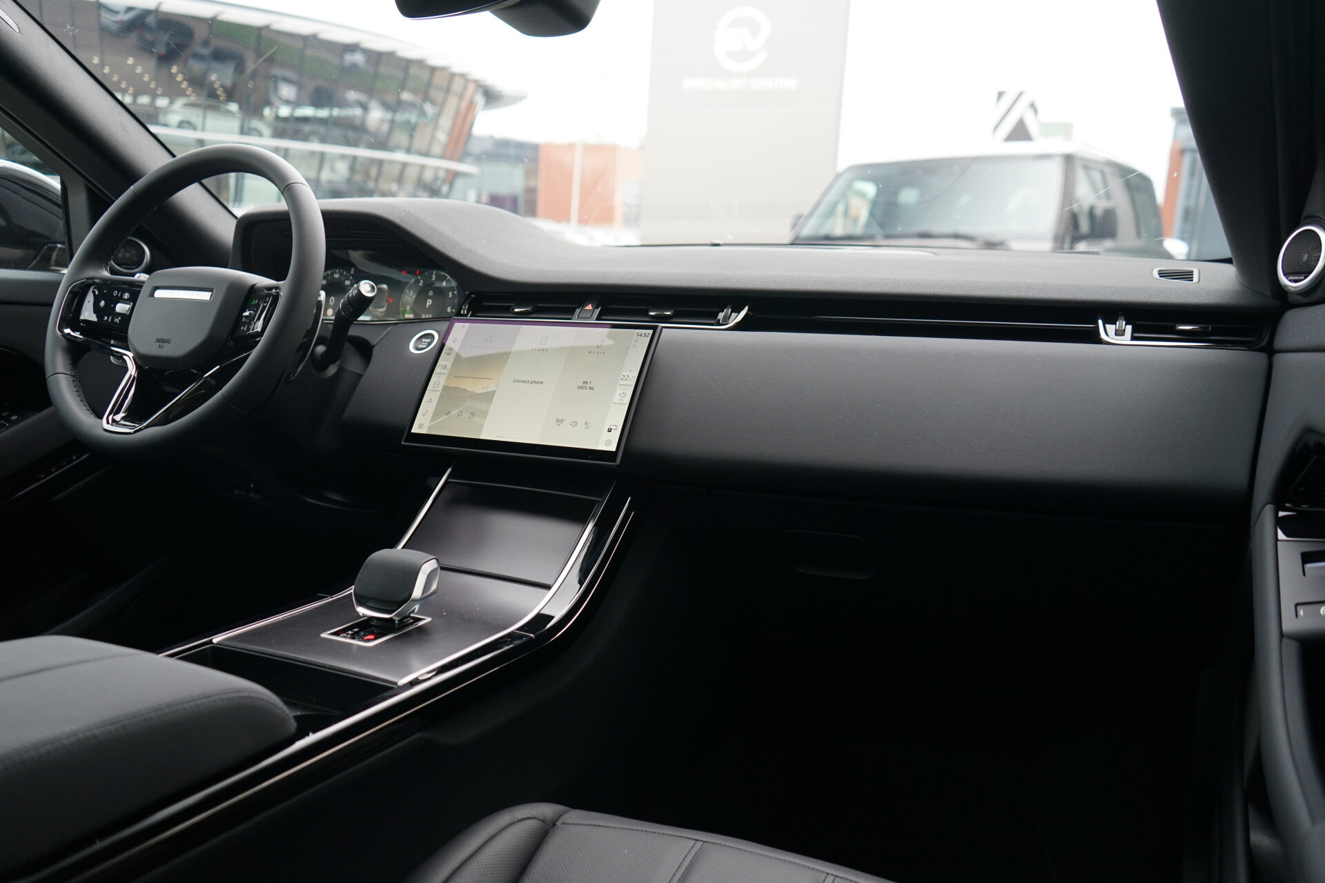 Land Rover Range Rover Evoque P270e PHEV AWD Dynamic SE Occasion Lease vanaf € 1.184,00 p/m - Afbeelding 3