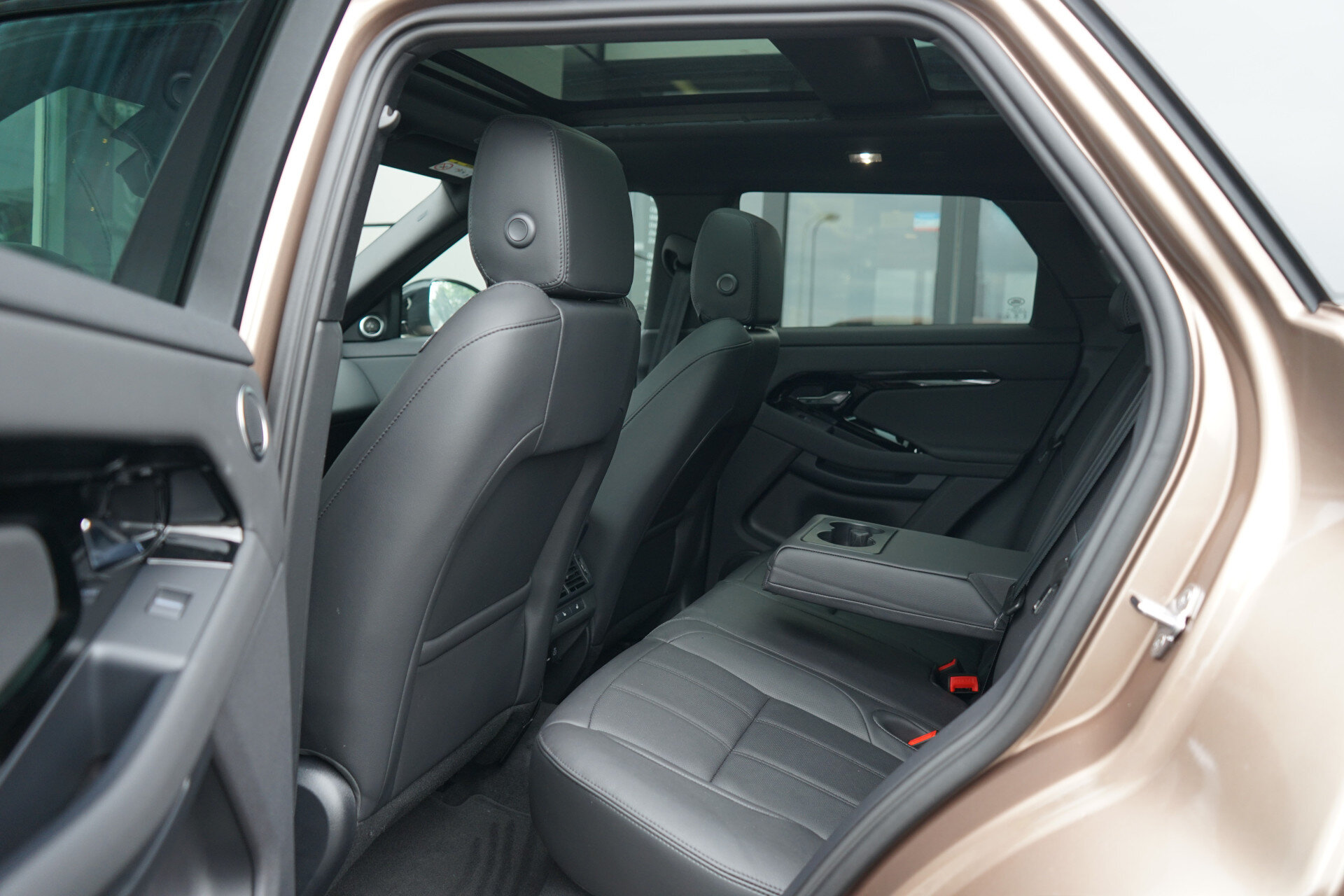 Land Rover Range Rover Evoque P270e PHEV AWD Dynamic SE Occasion Lease vanaf € 1.184,00 p/m - Afbeelding 5