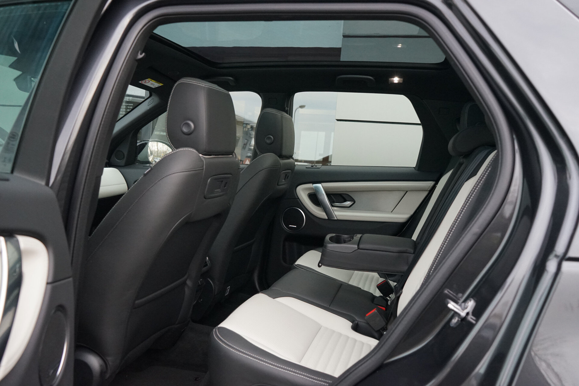 Land Rover Discovery Sport P300e PHEV Dynamic HSE | Occasion Lease vanaf € 1.104,00 p/m | - Afbeelding 5