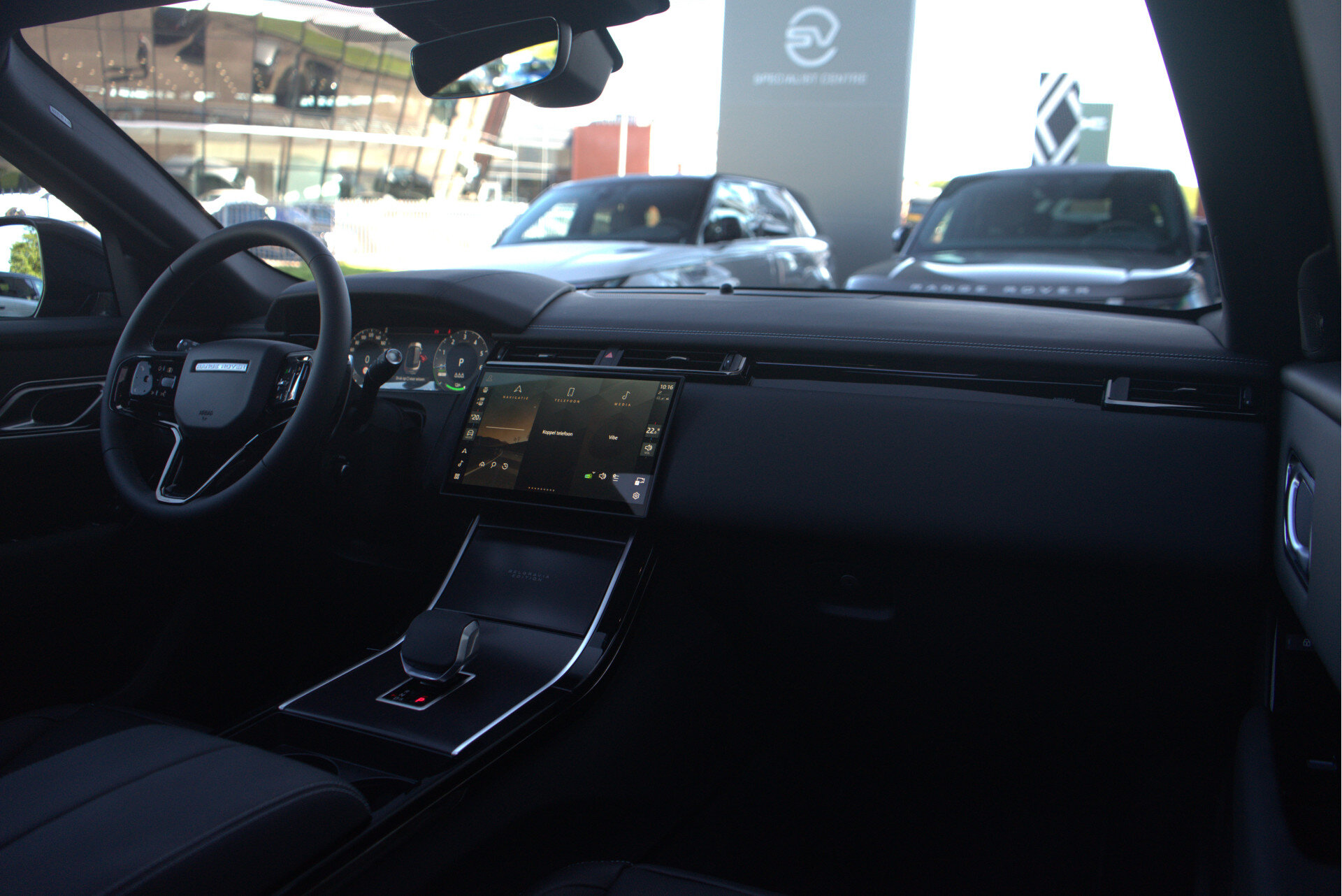 Land Rover Range Rover Velar 2.0 P400e AWD Belgravia Edition PHEV - Afbeelding 3