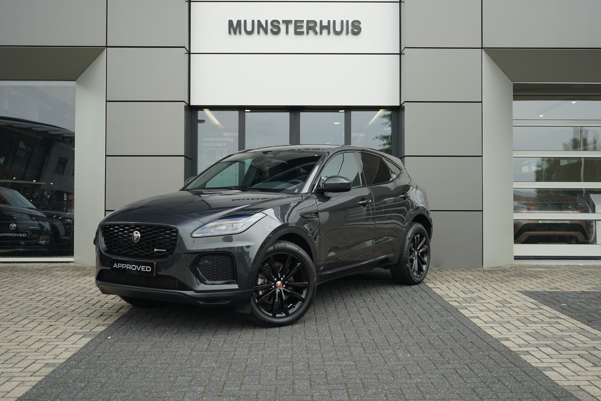 Jaguar E-PACE P300e AWD R-Dynamic SE | Occasion Lease vanaf € 974 p/m