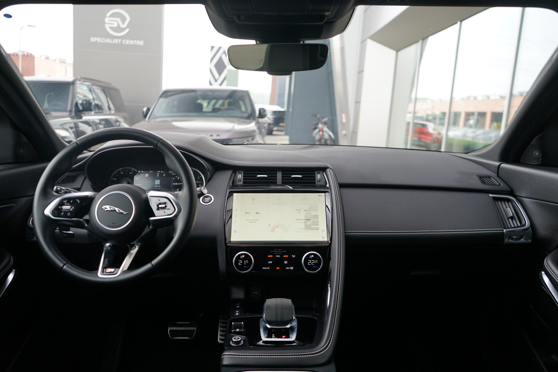 Jaguar E-PACE P300e AWD R-Dynamic SE | Occasion Lease vanaf € 974 p/m - Afbeelding 4