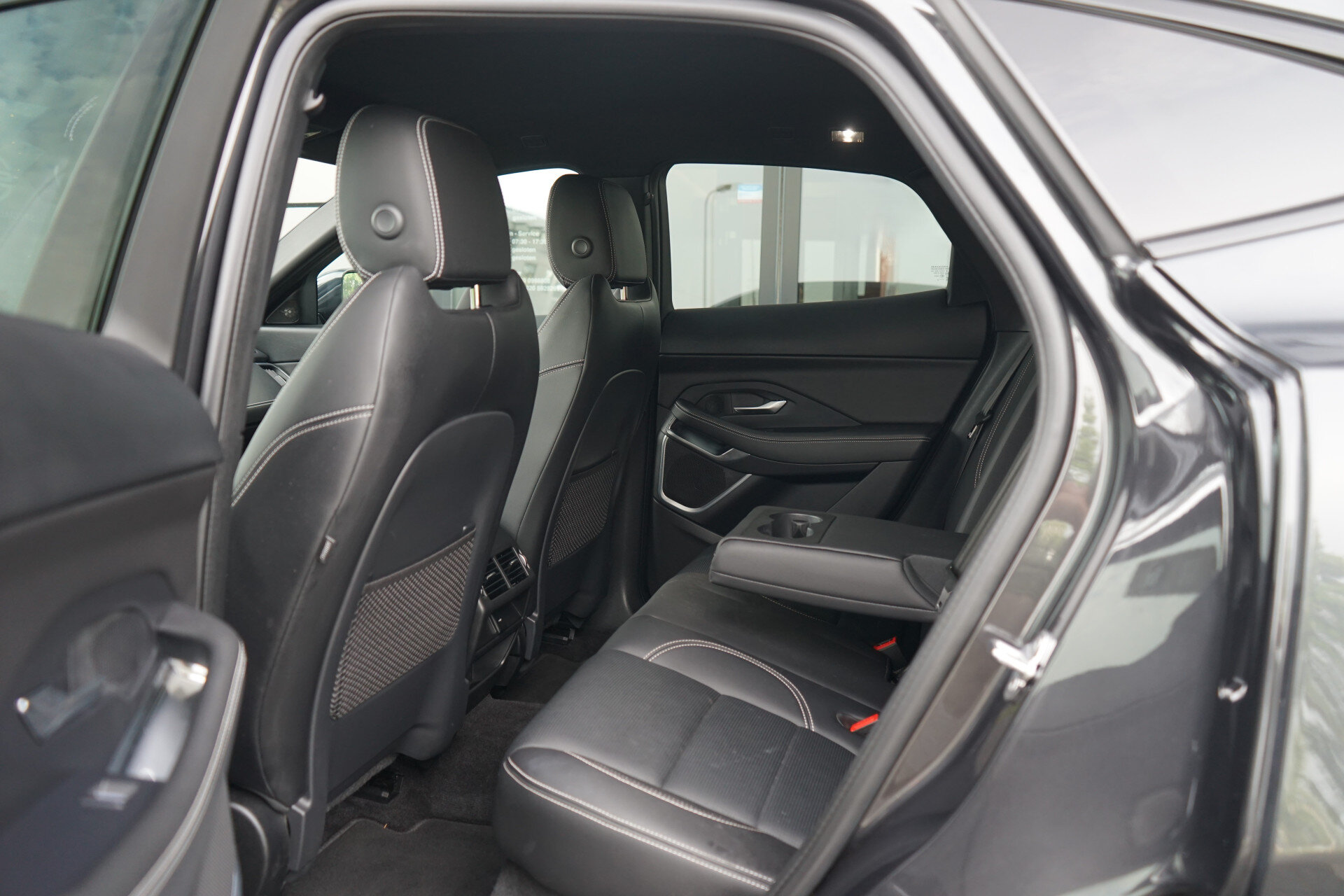 Jaguar E-PACE P300e AWD R-Dynamic SE | Occasion Lease vanaf € 974 p/m - Afbeelding 5