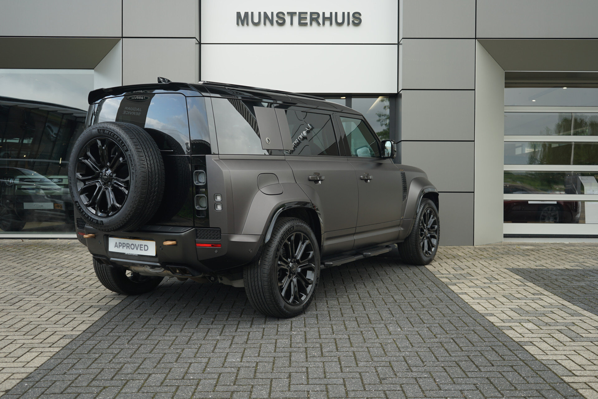 Land Rover Defender 110 4.4 P635 Octa - Afbeelding 2