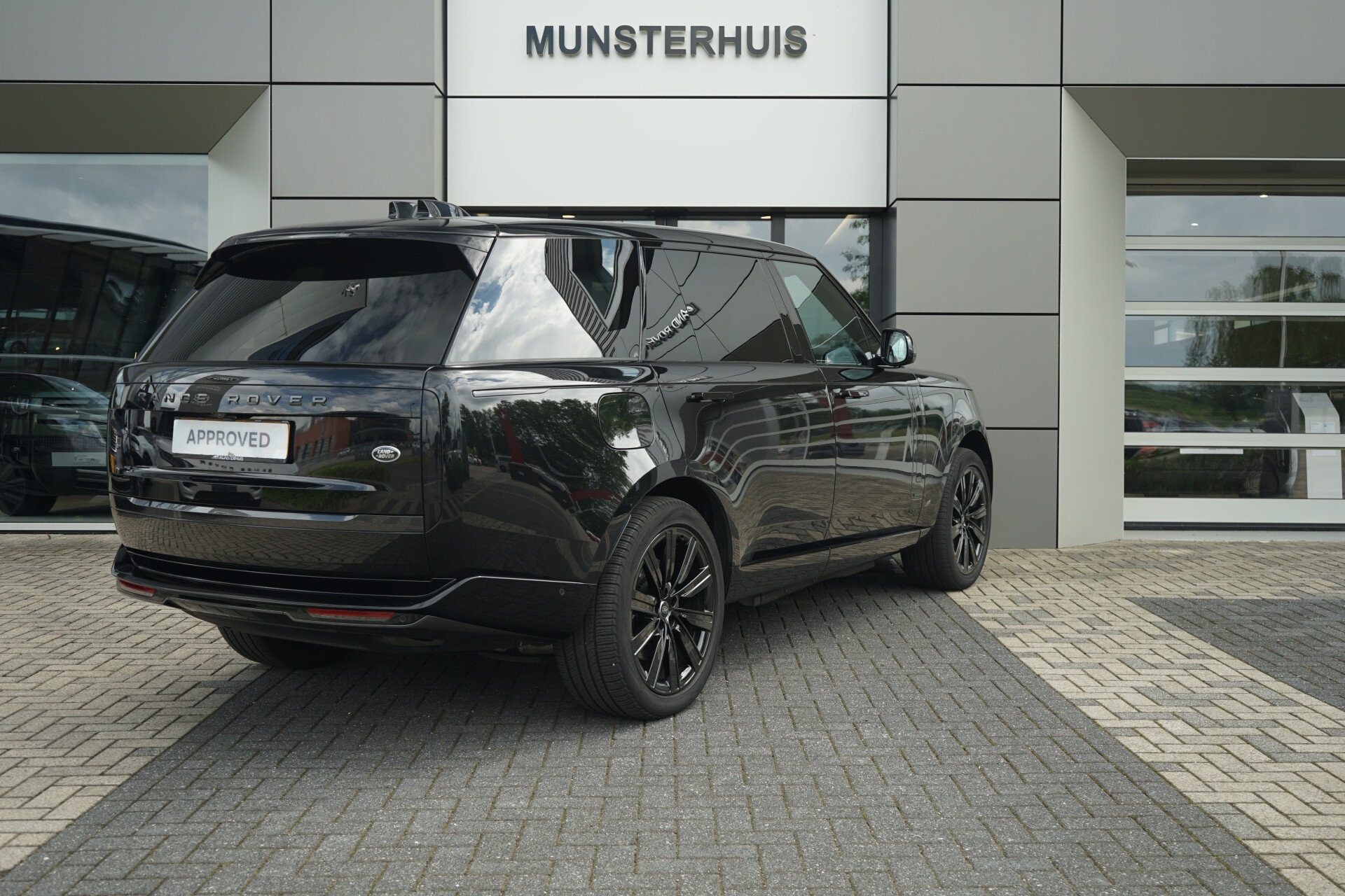 Land Rover Range Rover 3.0 P440e LWB Autobiography PHEV - Afbeelding 2