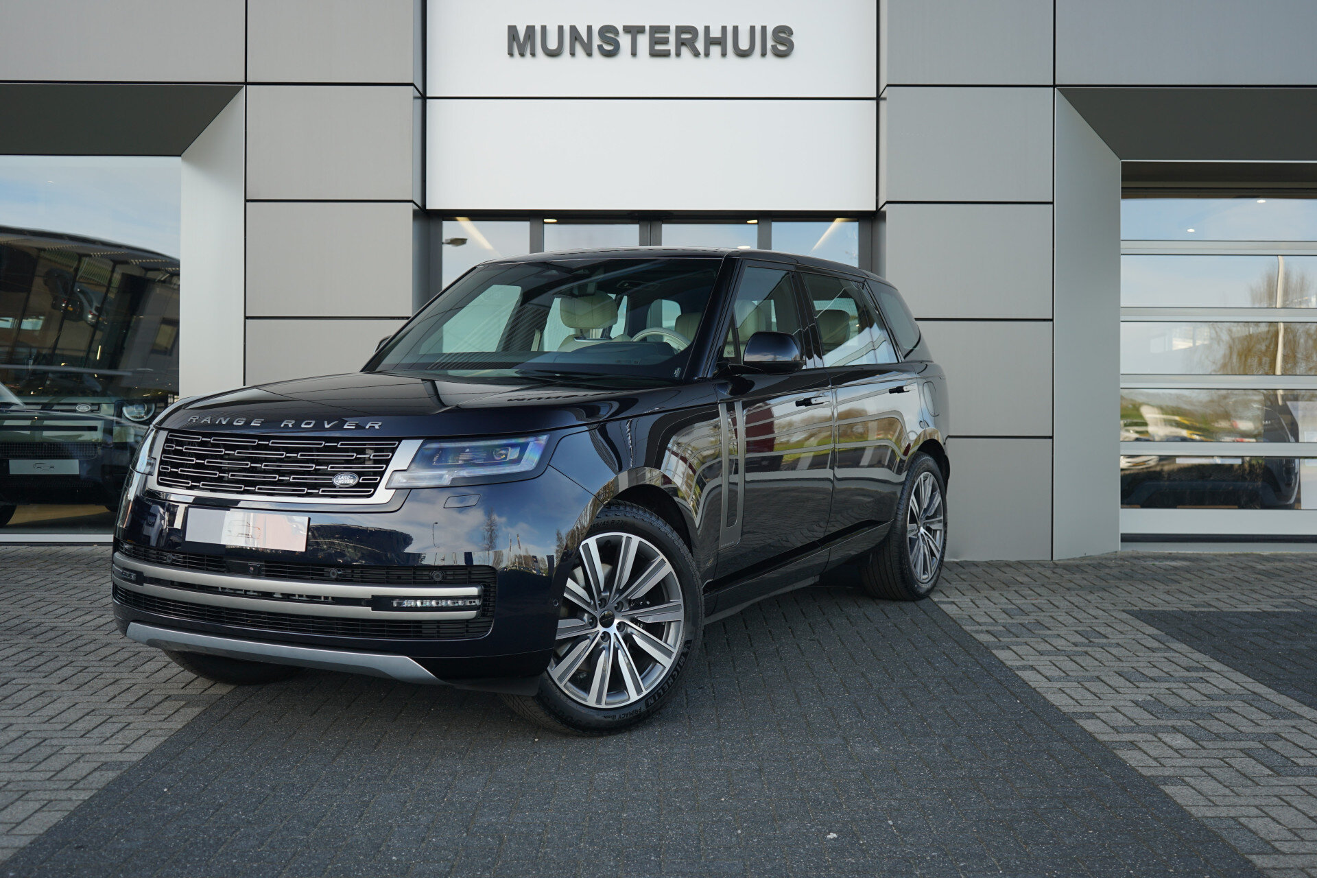 Land Rover Range Rover 3.0 P460e LWB Autobiography PHEV
