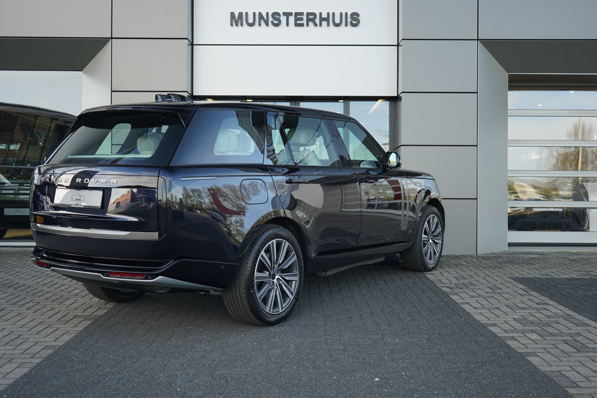 Land Rover Range Rover 3.0 P460e LWB Autobiography PHEV - Afbeelding 2