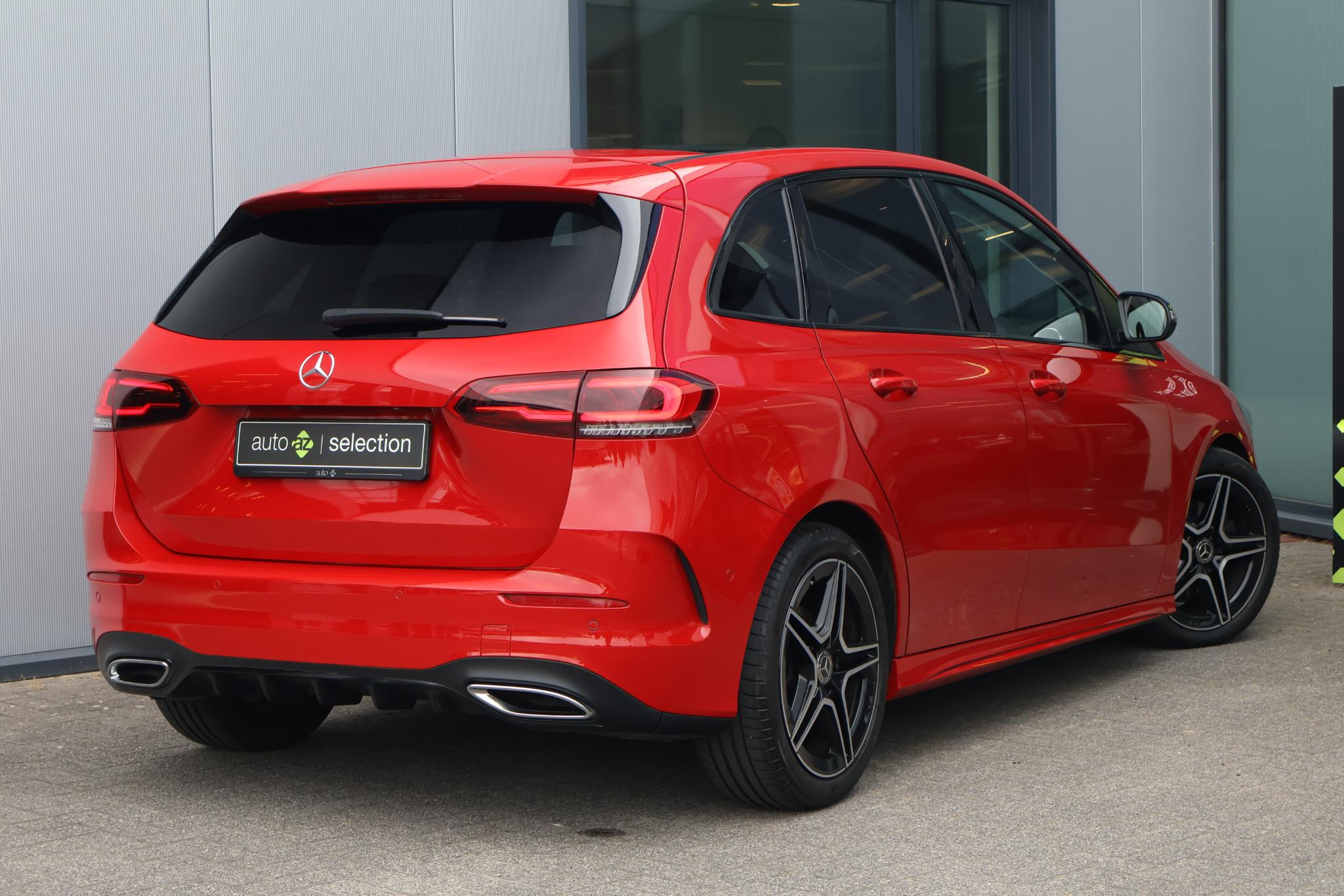Mercedes-Benz B-Klasse 180 Business Solution AMG - Bild 2