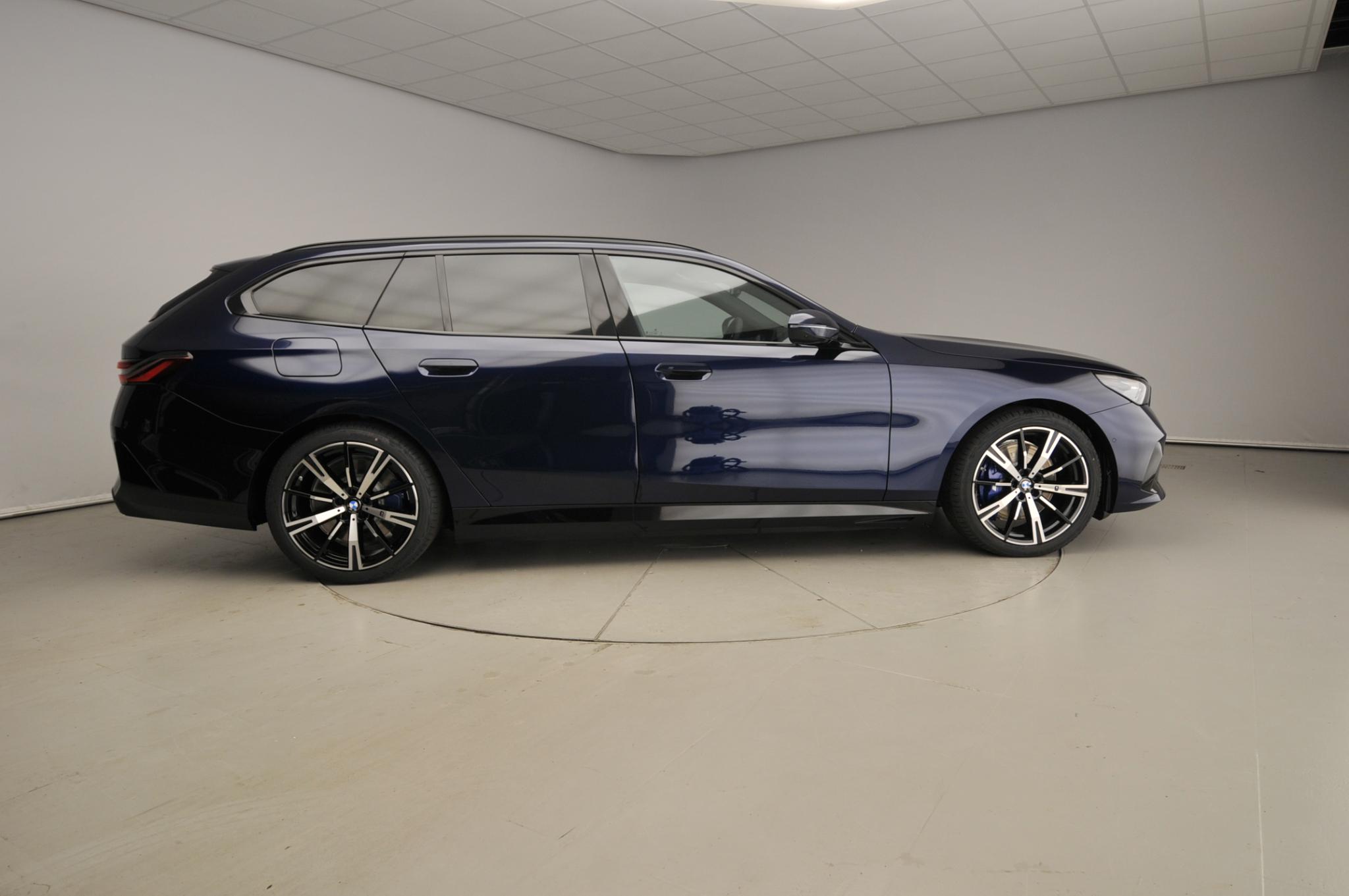 BMW 5 Serie Touring 550e xDrive - Afbeelding 4