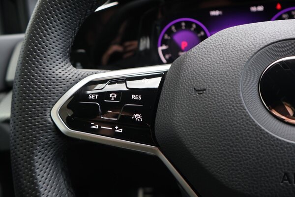 cruise control adaptief met Stop&Go en stuurhulp cruise control adaptief met Stop&Go en stuurhulp