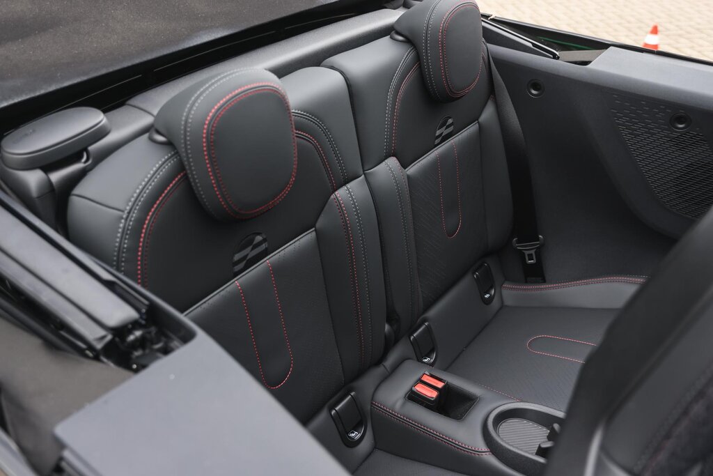 MINI Cooper Cabrio 9