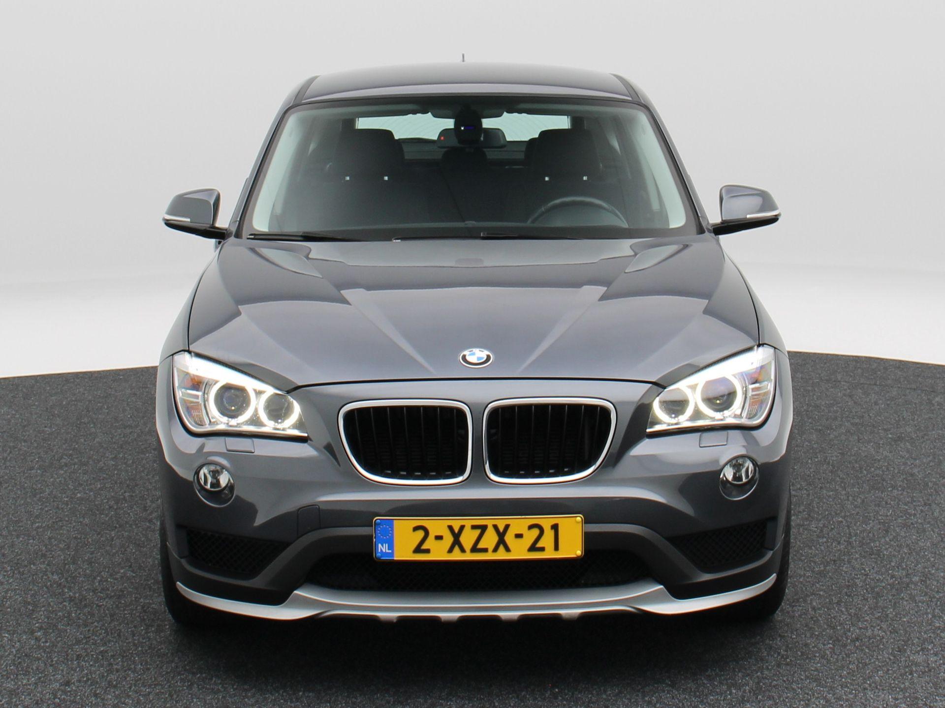 BMW X1 sDrive20i 183 Pk Automaat Executive - Afbeelding 4