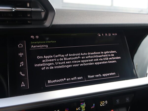Apple Carplay/Android Auto Apple Carplay/Android Auto