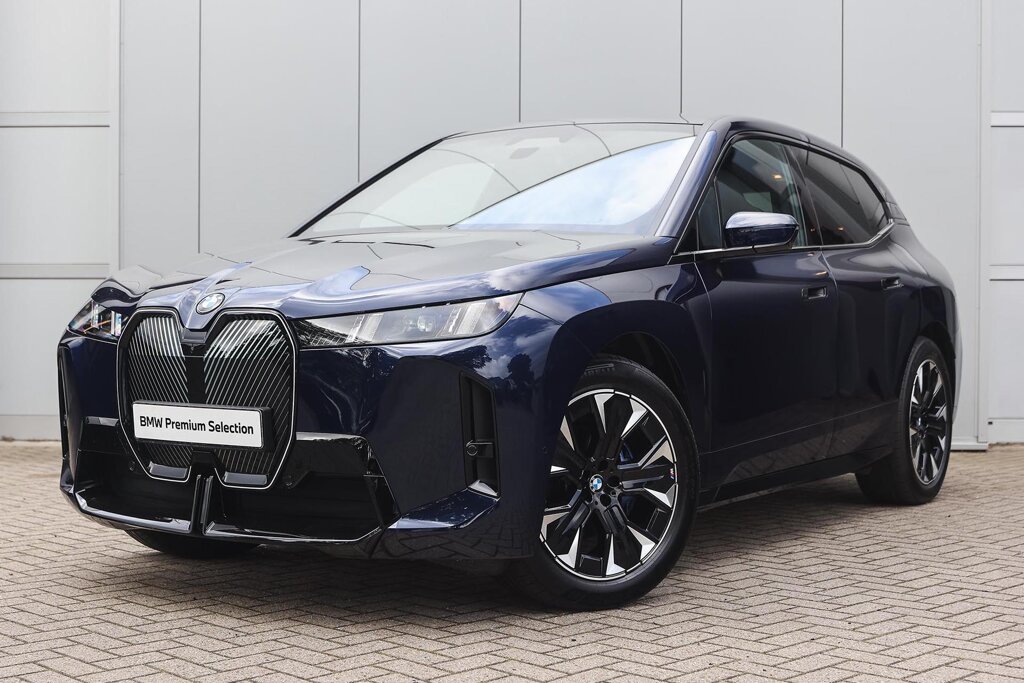 BMW iX 1
